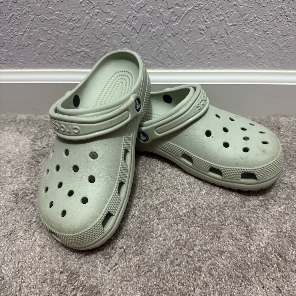 CROCS Mint, women’s size 9